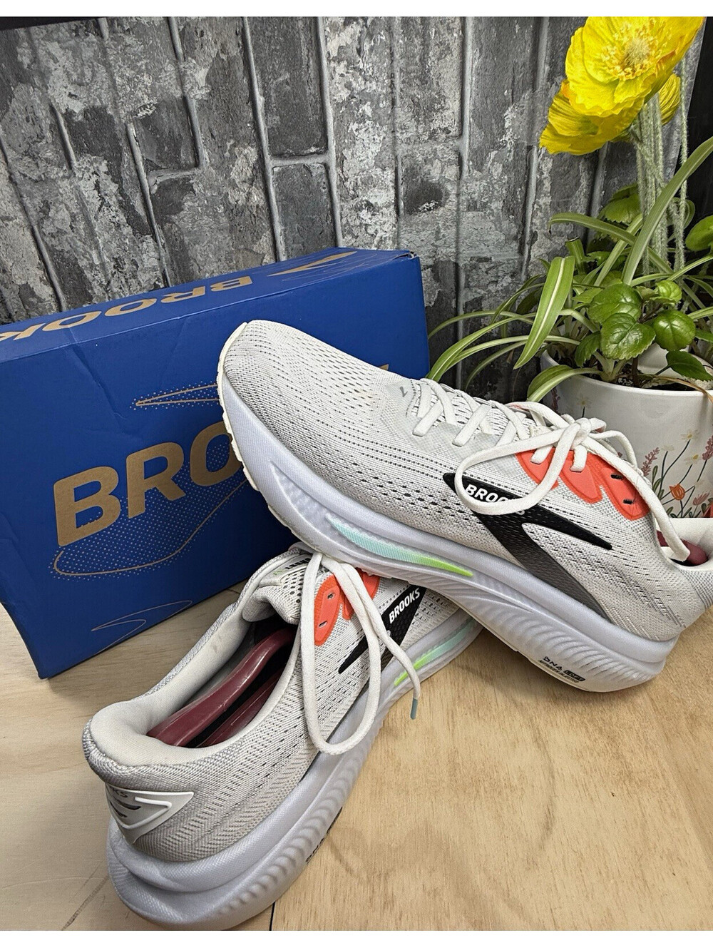 Brooks Ghost 17 Men's White/Black/Orange Sneaker 110442-1D-112
